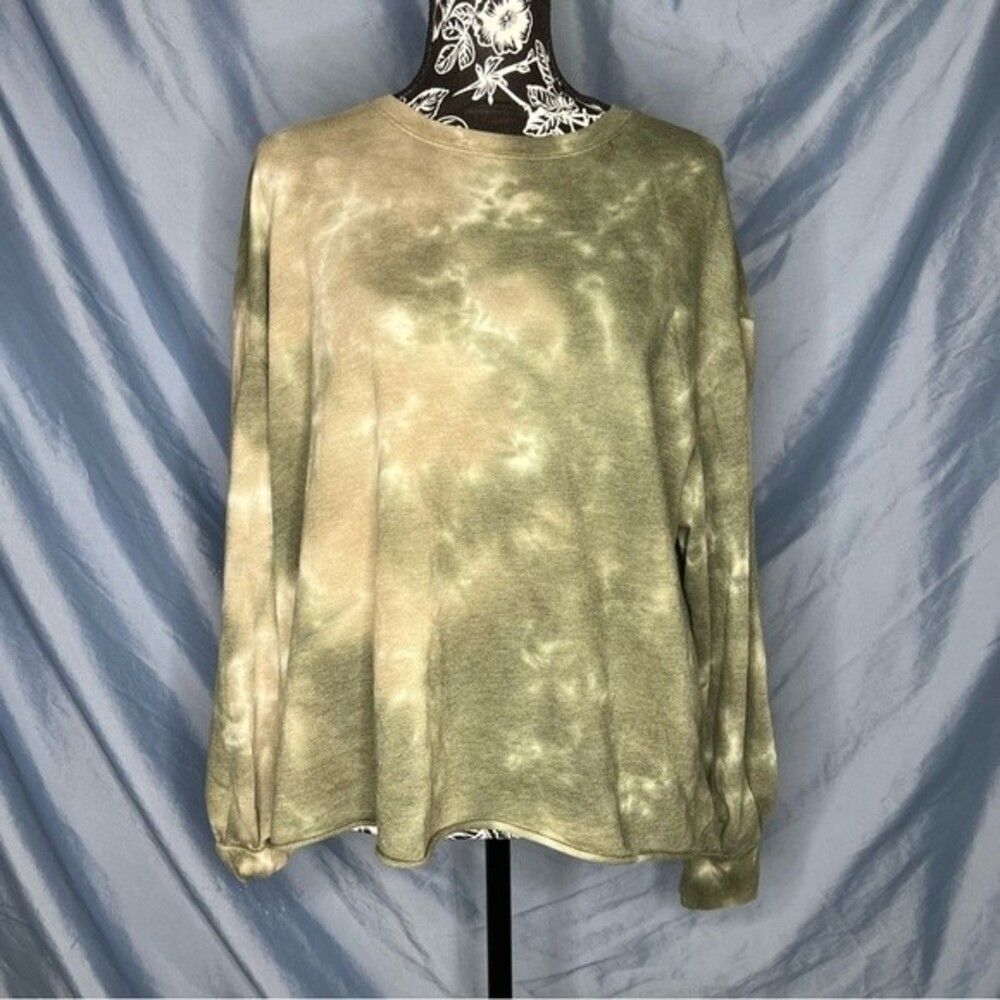 Treasure & Bond green tie dye sweatshirt top raw hem cropped shirt